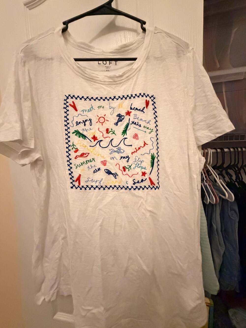 Loft Graphic T-Shirt Size XL White Embroidered Beach Summer